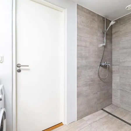 Apartment Sauna, Balcony, Underground Parking, 2br, 90m2