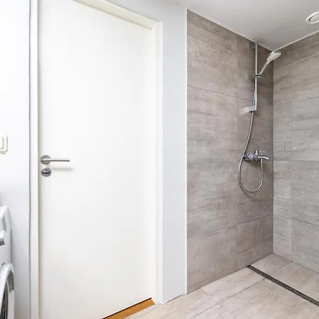 Sauna, Balcony, Underground Parking, 2br, 90m2