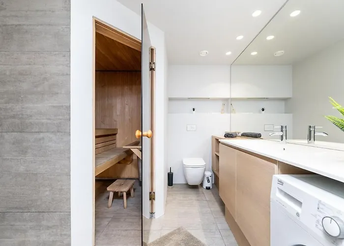 Sauna, Balcony, Underground Parking, 2br, 90m2