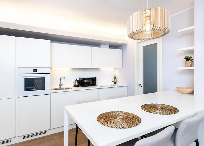 Sauna, Balcony, Underground Parking, 2br, 90m2 Lägenhet *