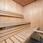 Sauna, Balcony, Underground Parking, 2br, 90m2 Apartment *